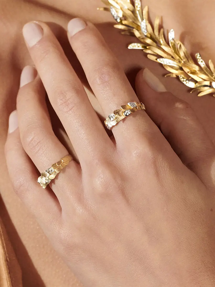 Luisa Rosas Yellow Gold Skin Ring #S | Thumbnail 2