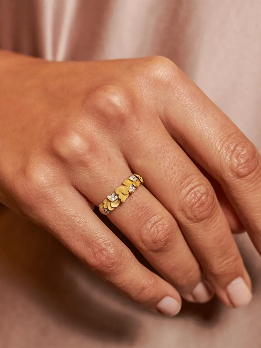 Luisa Rosas Yellow Gold Skin Ring #S | Thumbnail 3