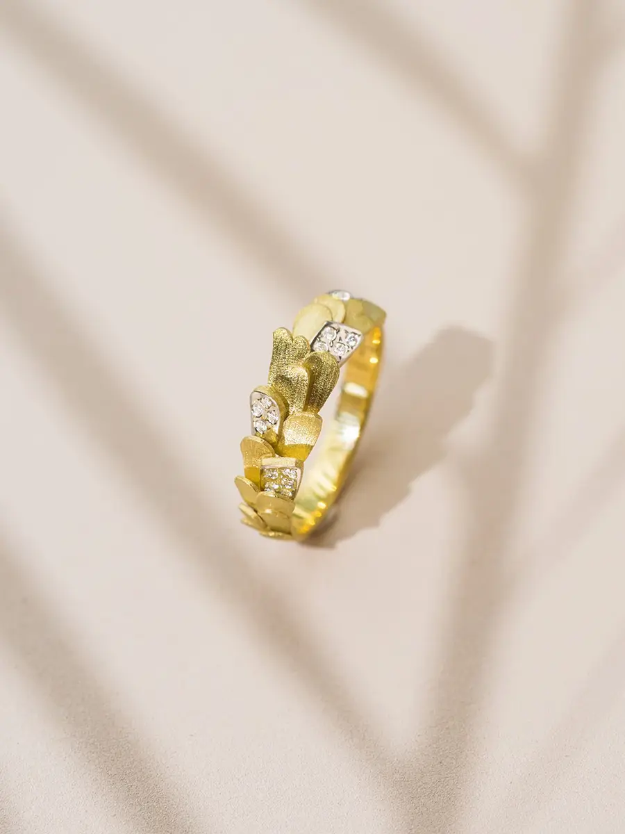 Luisa Rosas Yellow Gold Skin Ring #S | Thumbnail 4
