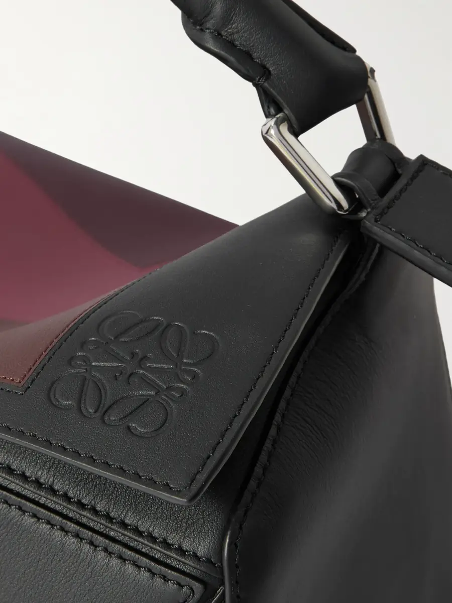 Loewe Albers Puzzle Edge Large Logo-Debossed Leather Messenger Bag - Men | Thumbnail 4 Loewe Albers Puzzle Edge Large Logo-Debossed Leather Messenger Bag - Men | Thumbnail 4