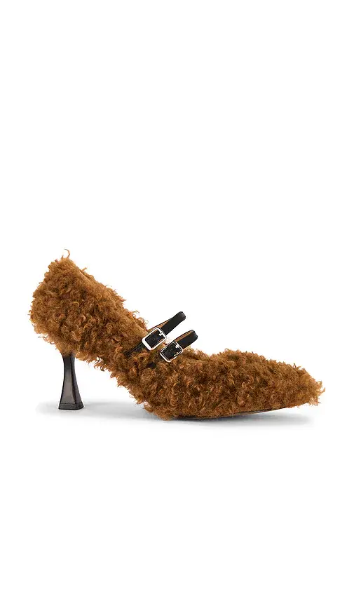 Zemeta Teddy Heel | Image 1 Zemeta Teddy Heel | Image 1