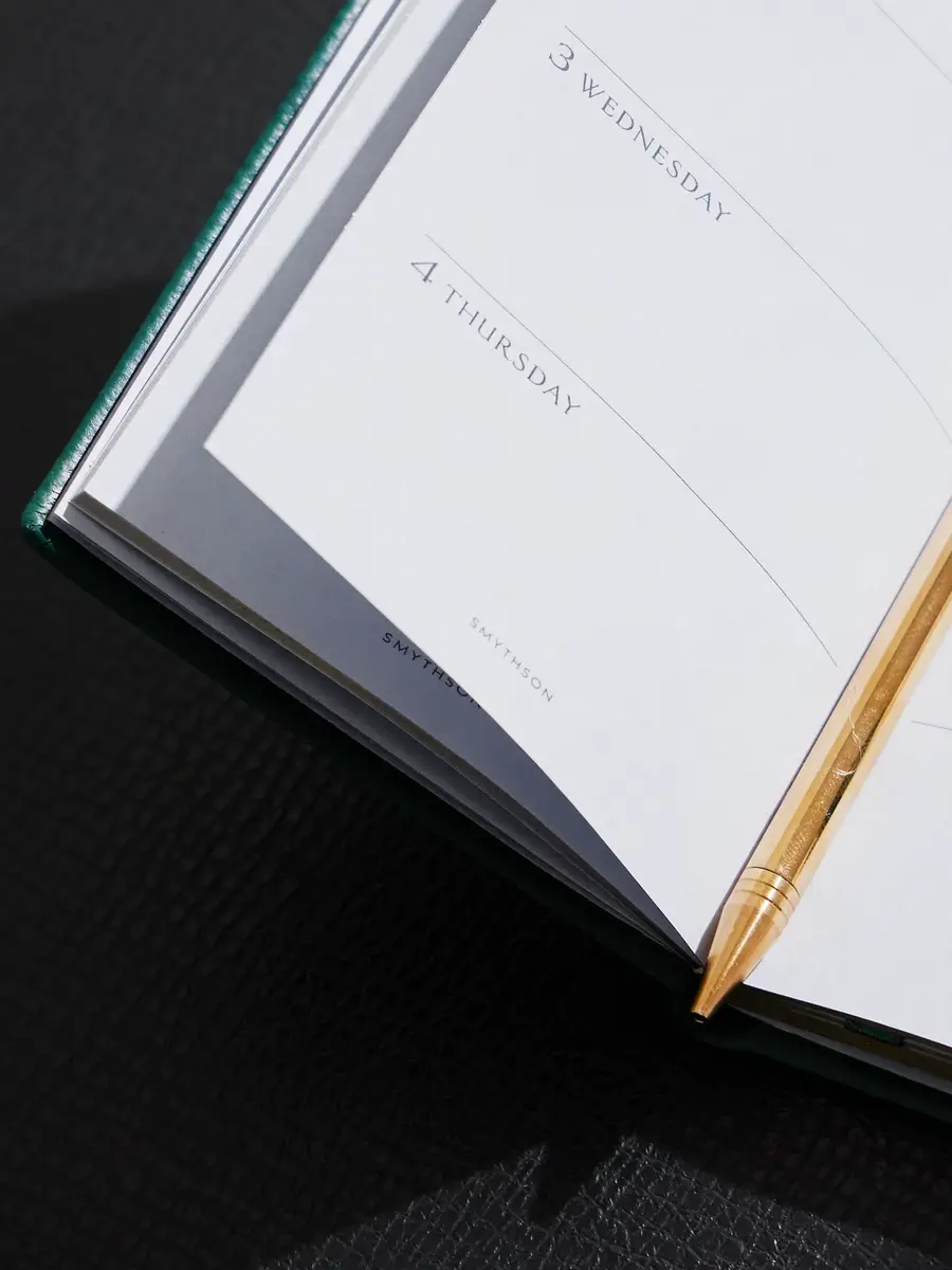 Smythson Panama Cross-Grain Leather 2026 Weekly Diary with Pencil - Men | Thumbnail 3 Smythson Panama Cross-Grain Leather 2026 Weekly Diary with Pencil - Men | Thumbnail 3