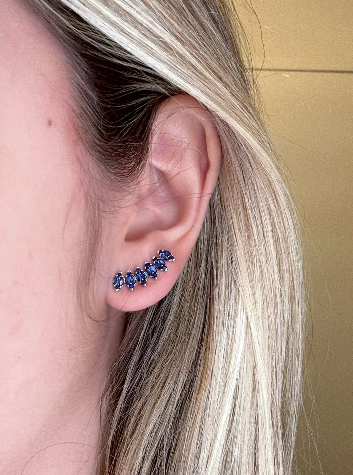 1.40ct Sapphire 18K Gold Ear Climb Earrings 1.40ct Sapphire 18K Gold Ear Climb Earrings