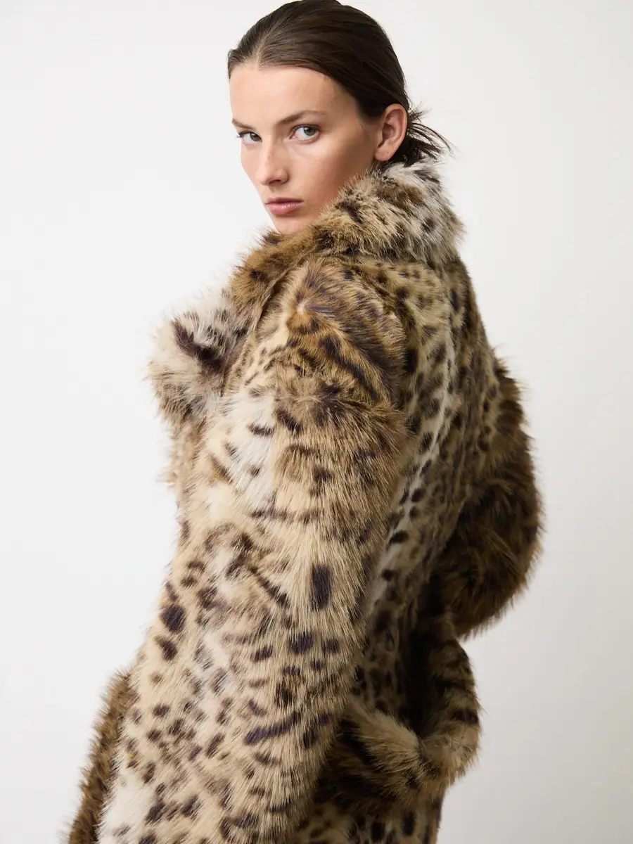 Aknvas The Kassel coat in faux lynx | Thumbnail 4