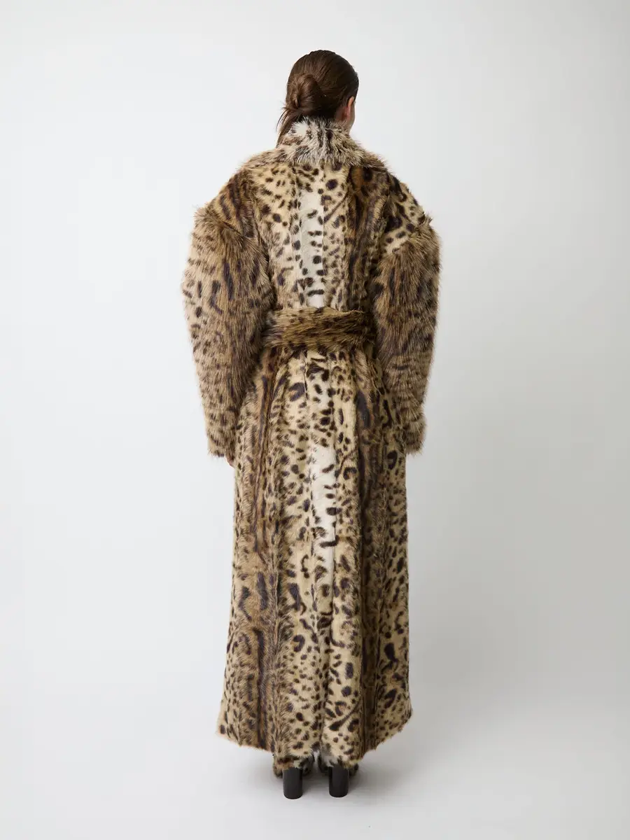 Aknvas The Kassel coat in faux lynx | Thumbnail 5