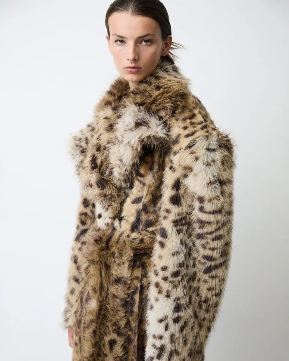 Aknvas The Kassel coat in faux lynx | Thumbnail 7