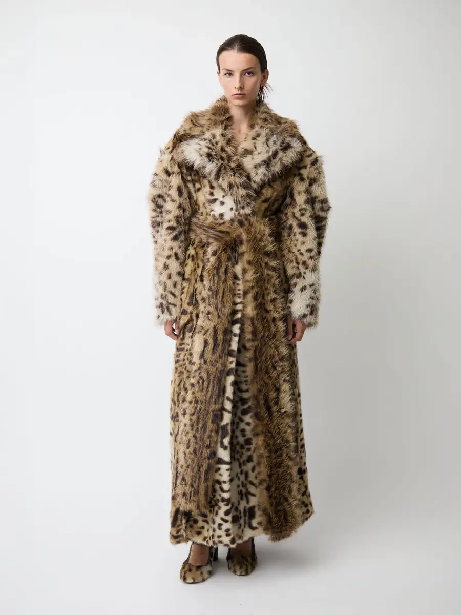 Aknvas The Kassel coat in faux lynx | Thumbnail 8