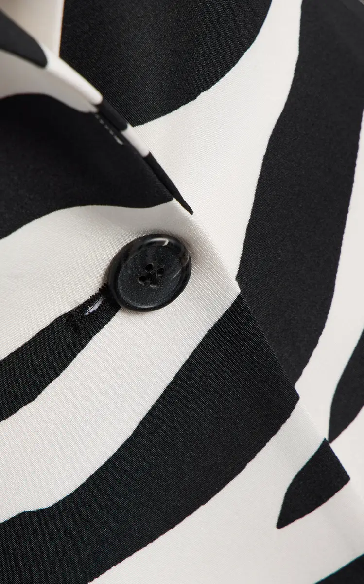 Sergio Hudson Long Notched Collar Silk Crepe Blazer - Animal | Thumbnail 4