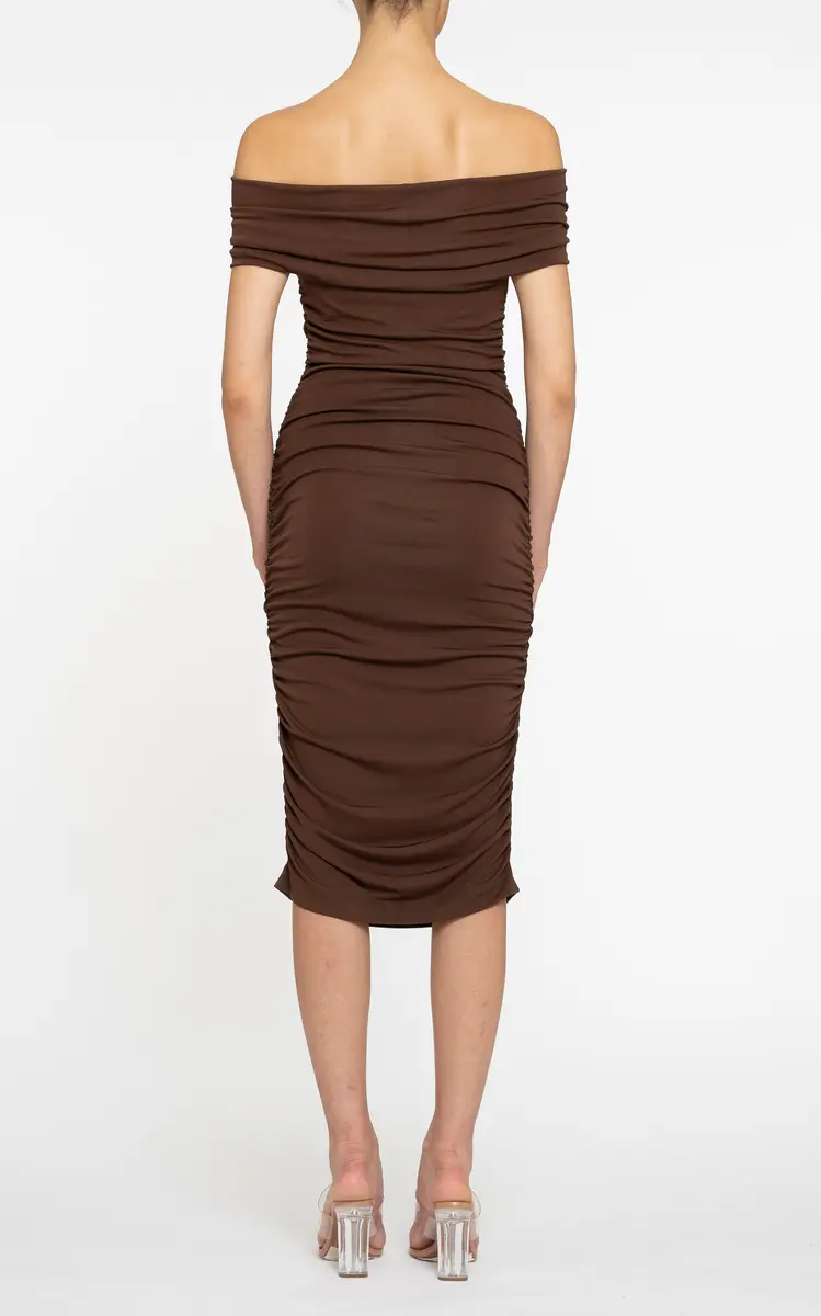 DES_PHEMMES Off-The-Shoulder Ruched Midi Dress - Yellow | Thumbnail 3