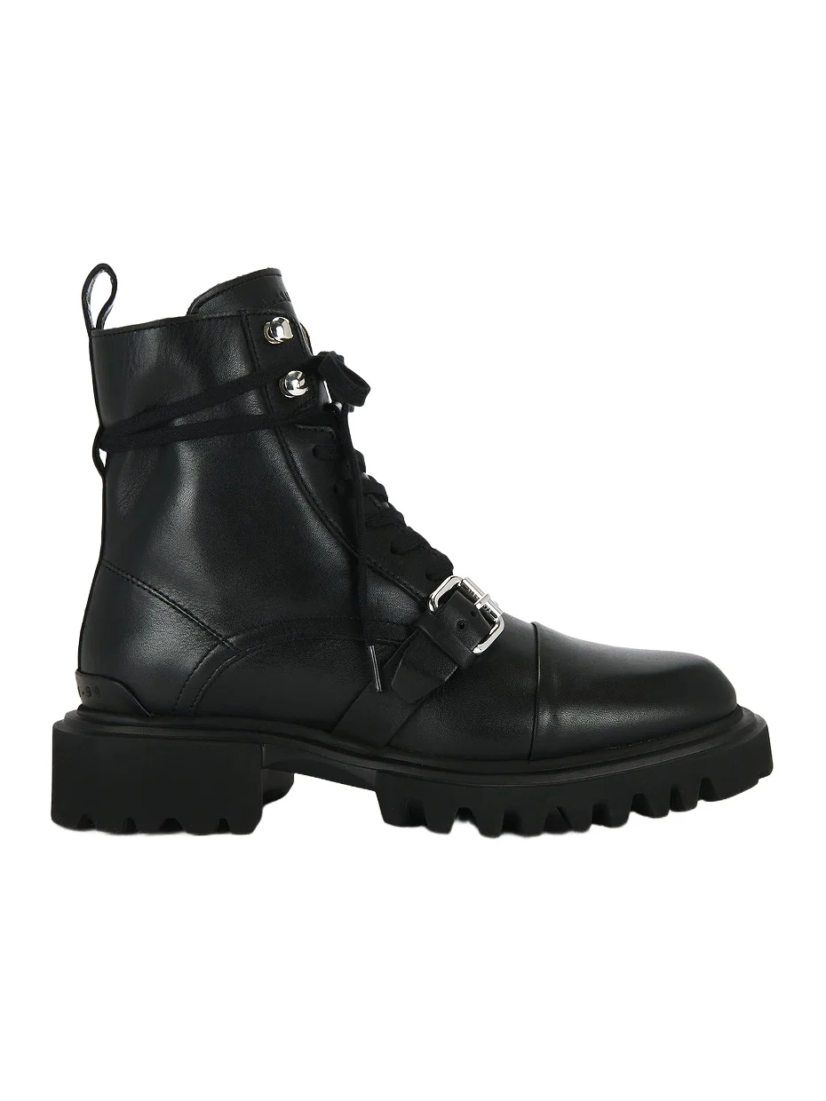 Tori Boot