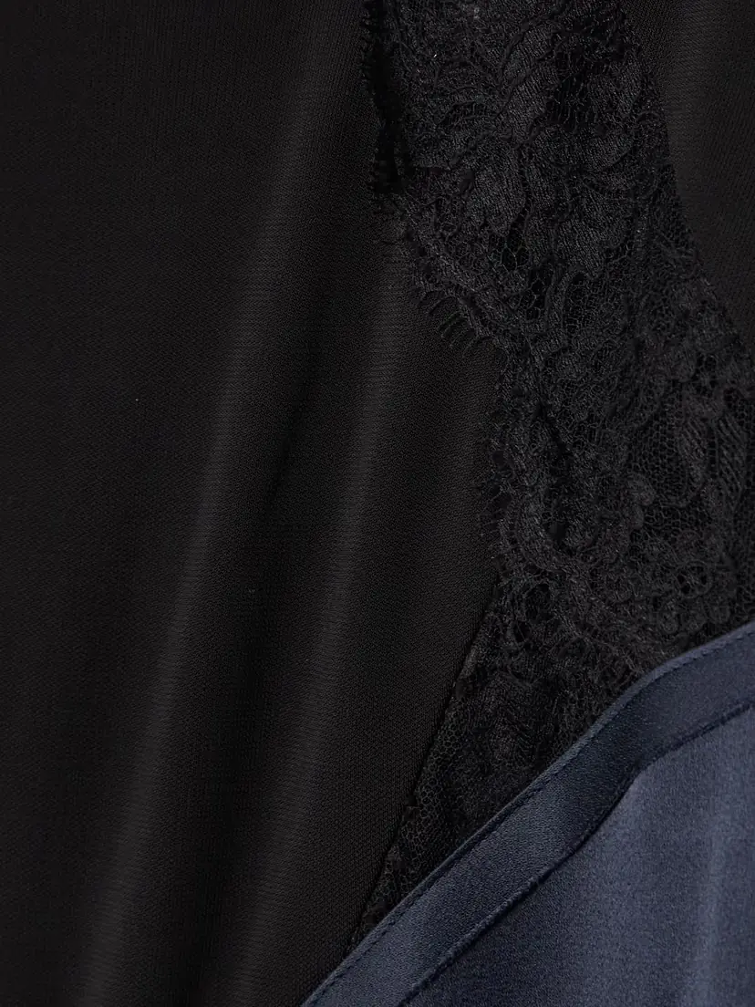 Victoria Beckham Lace-trimmed Crepe And Satin-crepe Gown | Thumbnail 4