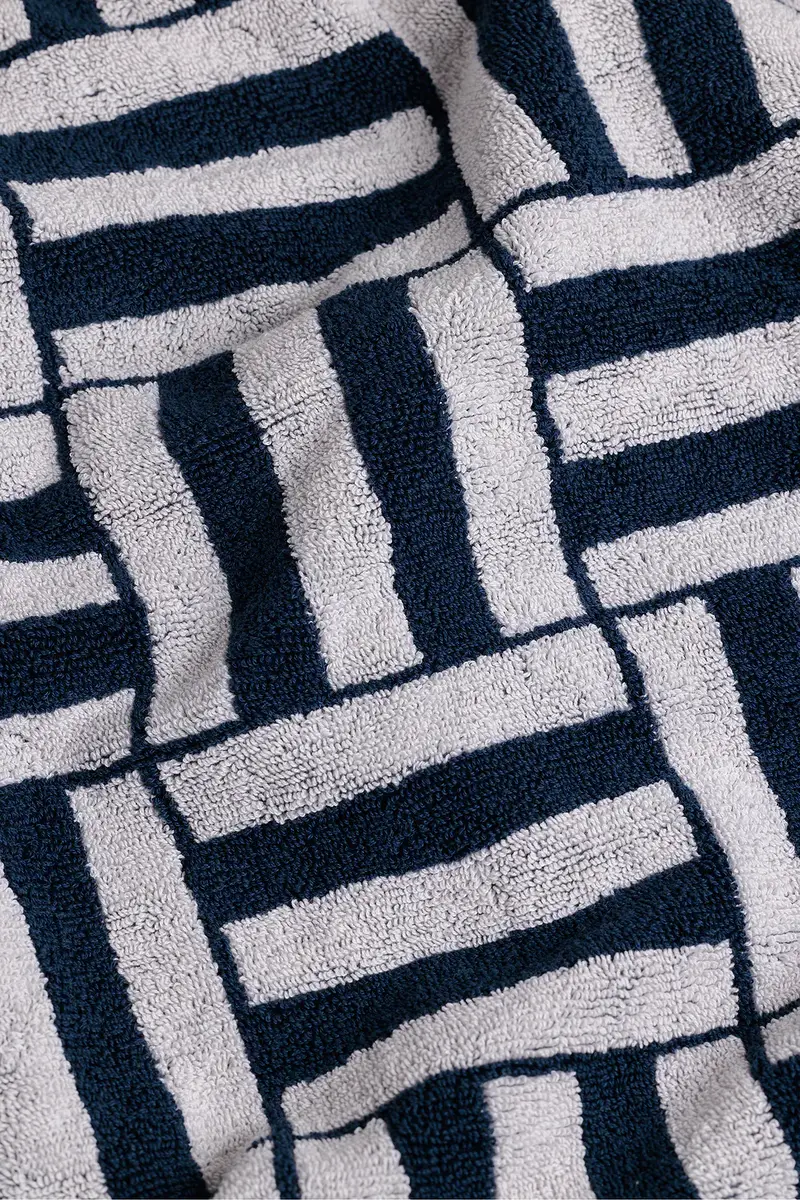 BAINA Willis Beach Towel | Thumbnail 3