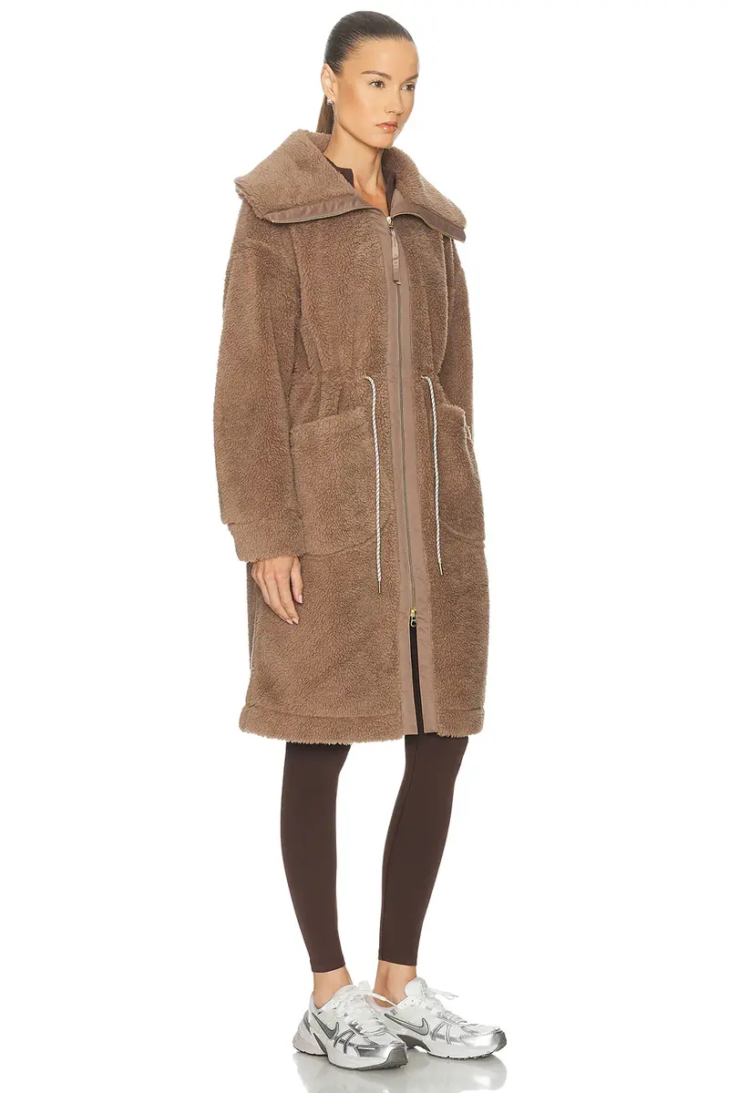 Varley Logan Sherpa Coat | Thumbnail 3