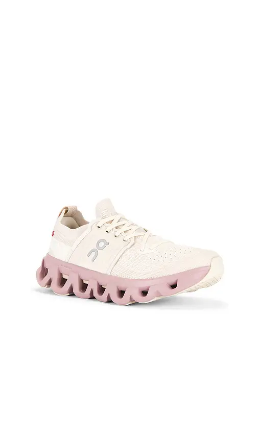 On Cloudswift 4 Sneaker | Thumbnail 2 On Cloudswift 4 Sneaker | Thumbnail 2
