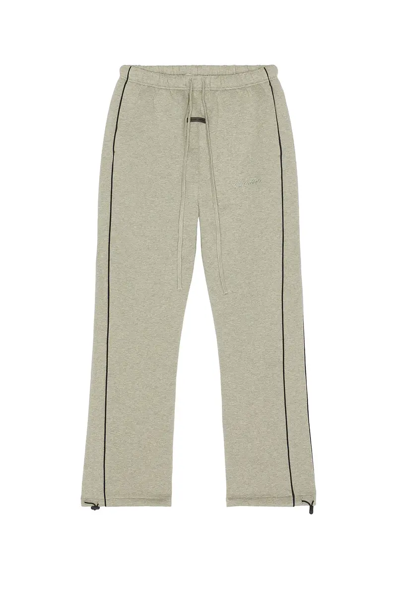 Fear of God ESSENTIALS Relaxed Fleece Sweatpant With Piping | Thumbnail 4