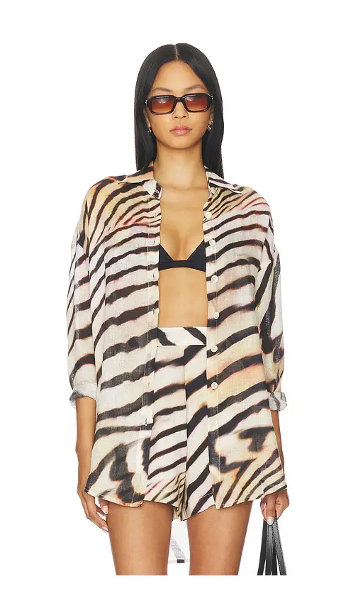 vitamin A Playa Boyfriend Shirt. - size XS (also | Image 1 vitamin A Playa Boyfriend Shirt. - size XS (also | Image 1