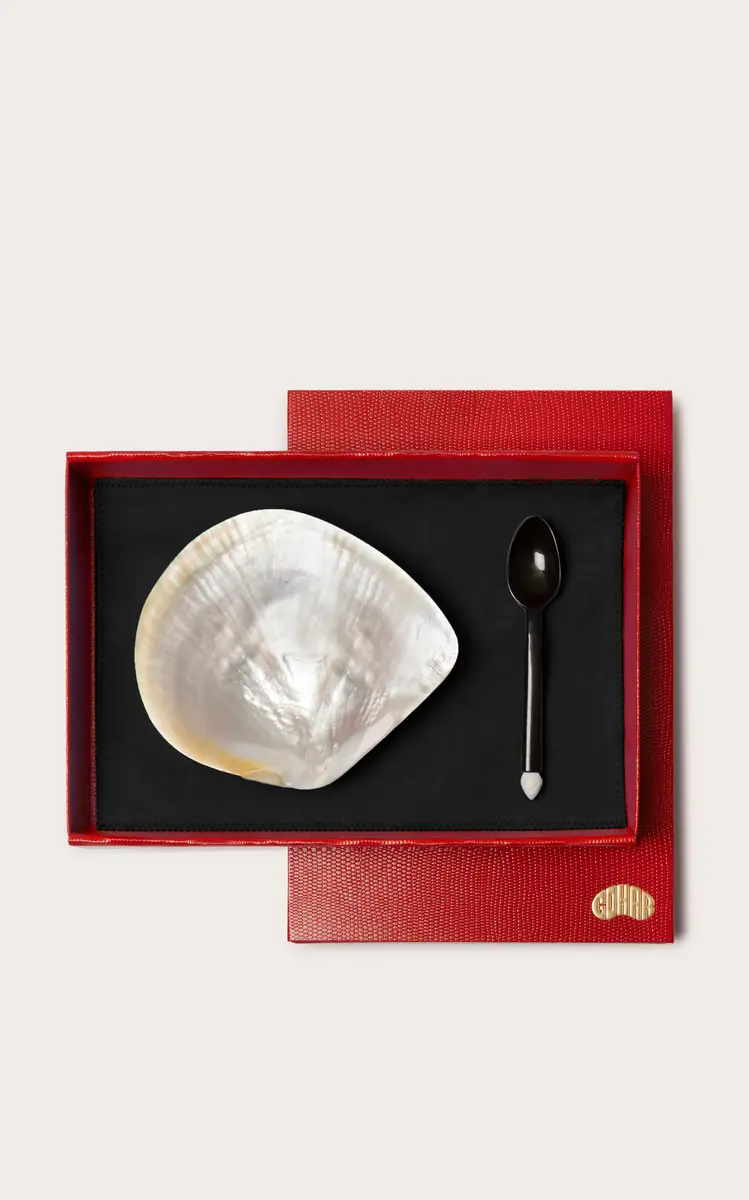 Gohar World Horn and Mother-of-Pearl Caviar Set | Thumbnail 3 Gohar World Horn and Mother-of-Pearl Caviar Set | Thumbnail 3