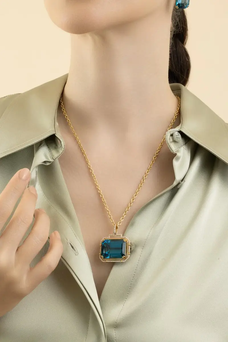 GOSHWARA London Blue Topaz Gossip Pendant Necklace | Thumbnail 3