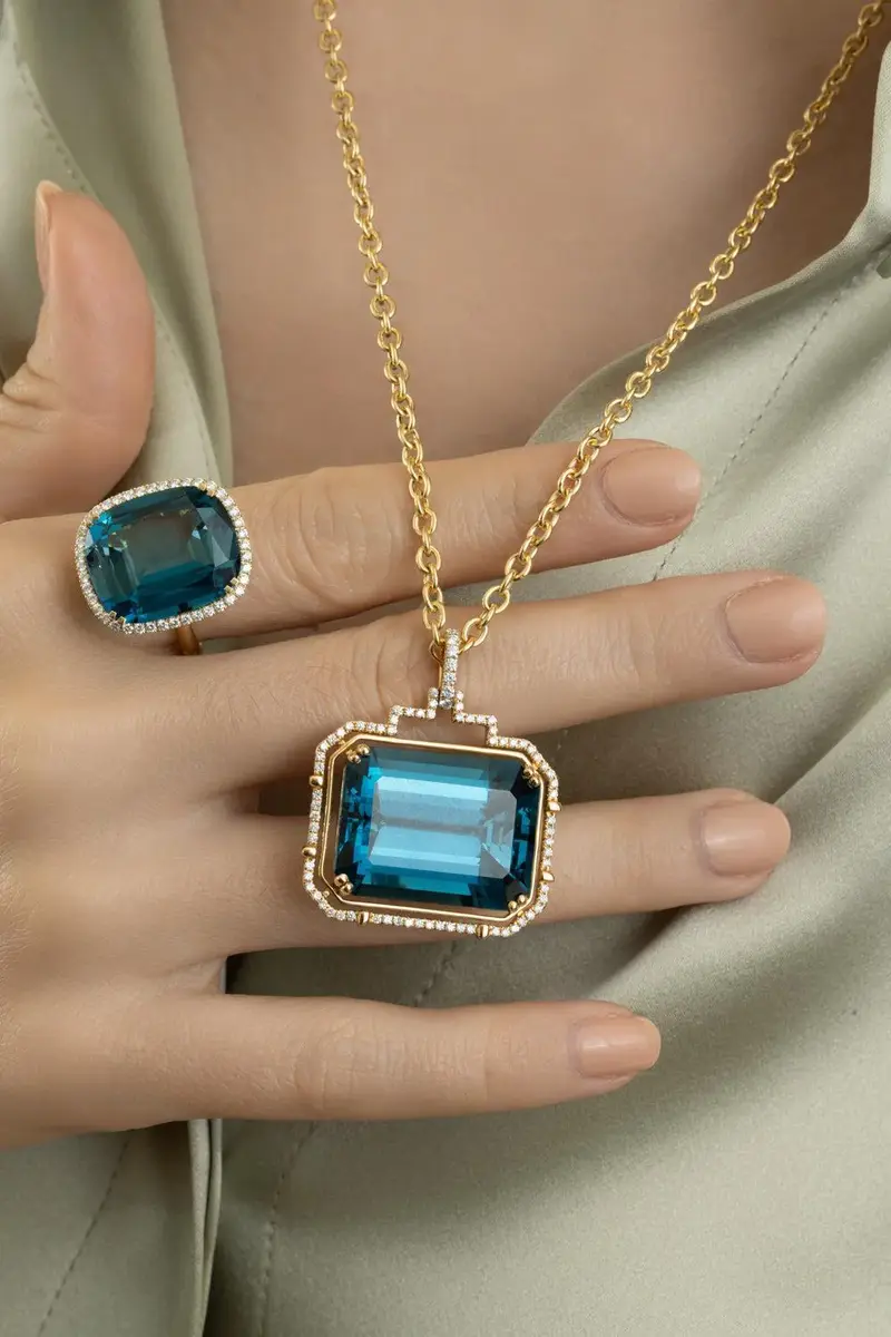 GOSHWARA London Blue Topaz Gossip Pendant Necklace | Thumbnail 4