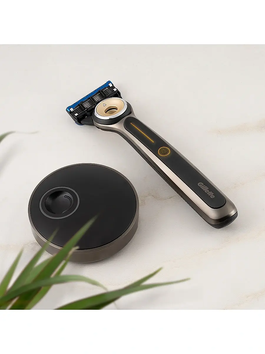 The Art of Shaving Men GilletteLabs Heated Razor | Thumbnail 5 The Art of Shaving Men GilletteLabs Heated Razor | Thumbnail 5