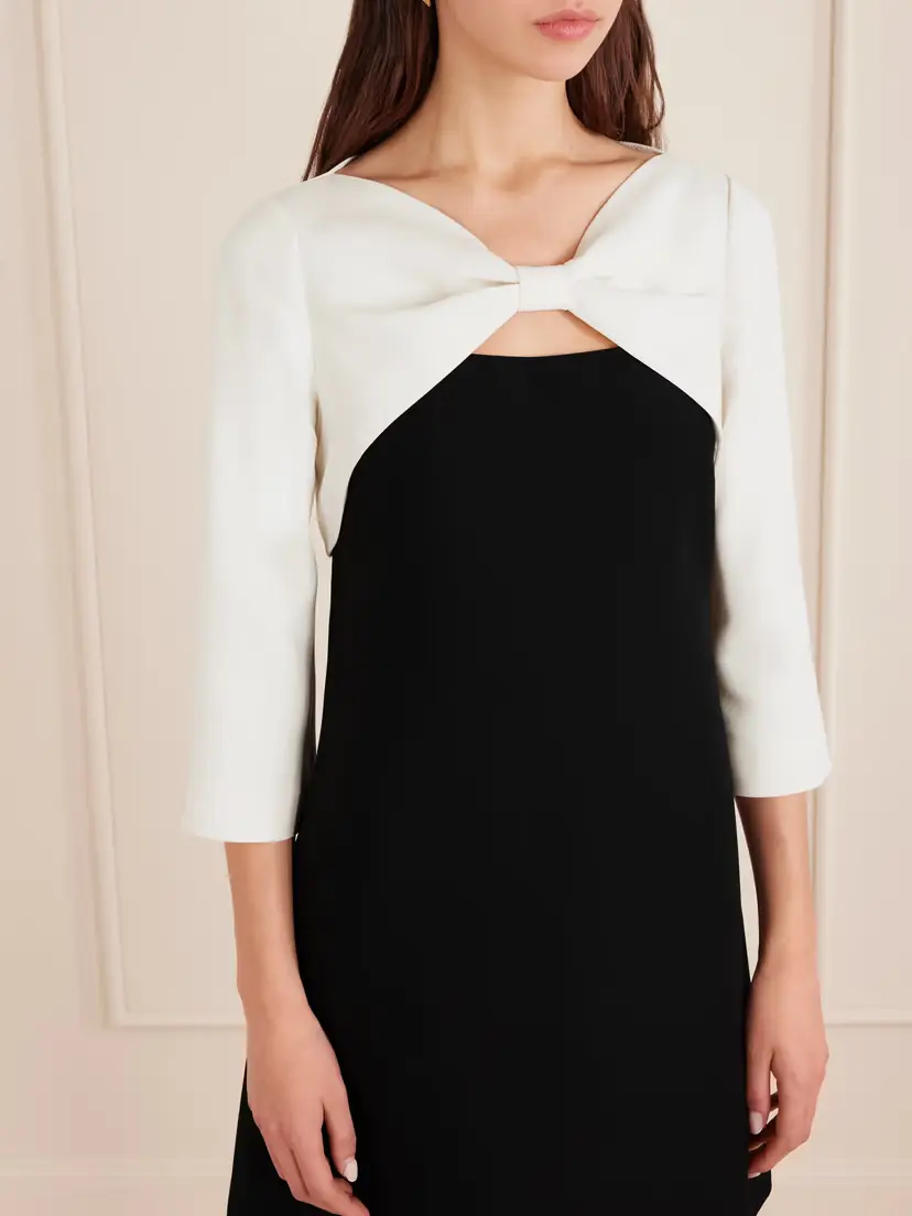 Valentino Garavani Bow-detailed Cutout Wool And Silk-blend Crepe Mini Dress | Thumbnail 4 Valentino Garavani Bow-detailed Cutout Wool And Silk-blend Crepe Mini Dress | Thumbnail 4