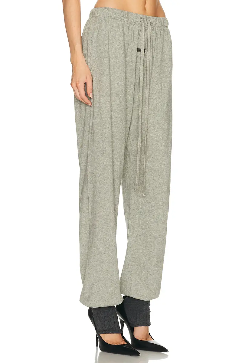 Fear of God Essentials Classic Sweatpant | Thumbnail 2 Fear of God Essentials Classic Sweatpant | Thumbnail 2