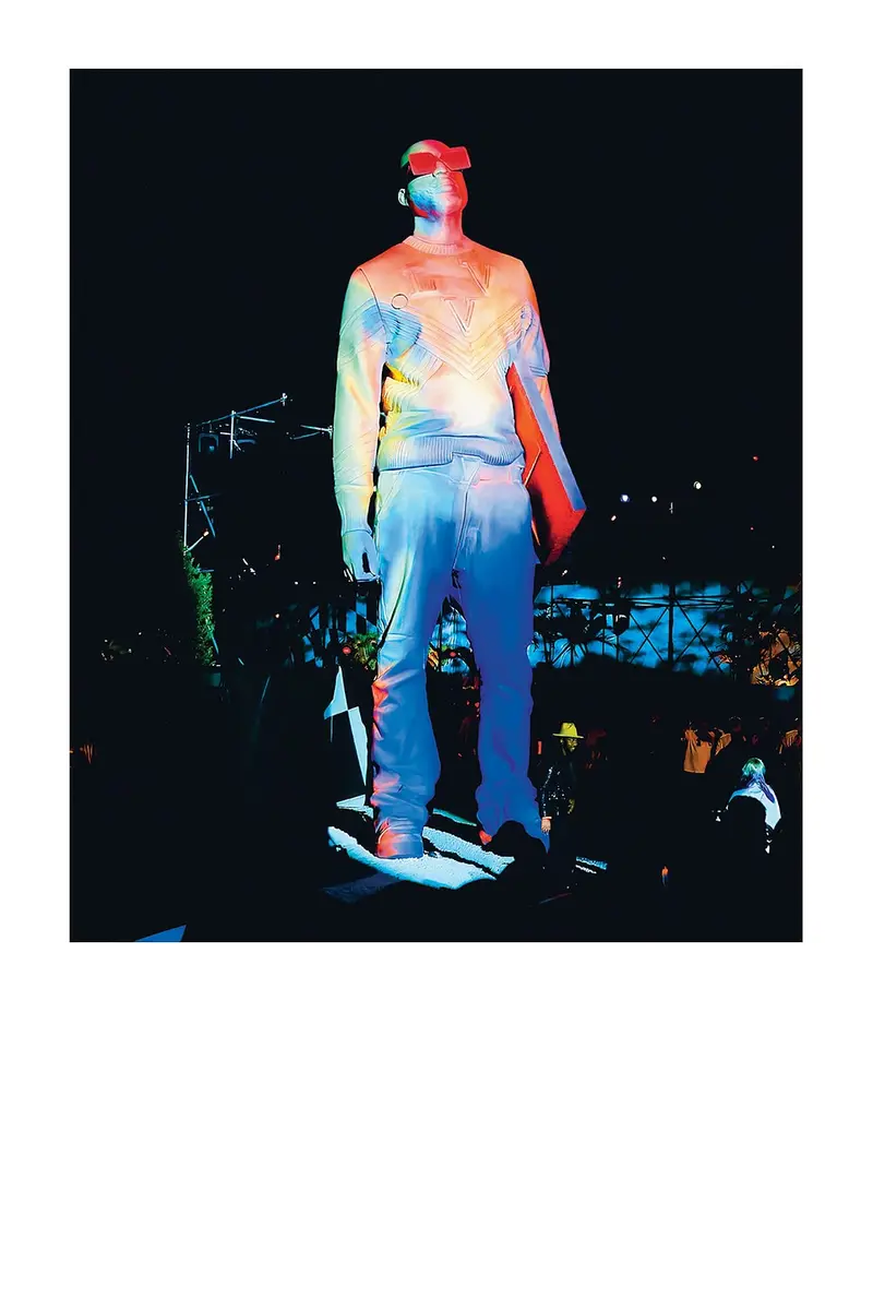 ASSOULINE Louis Vuitton: Virgil Abloh (Ultimate Edition) | Thumbnail 5 ASSOULINE Louis Vuitton: Virgil Abloh (Ultimate Edition) | Thumbnail 5