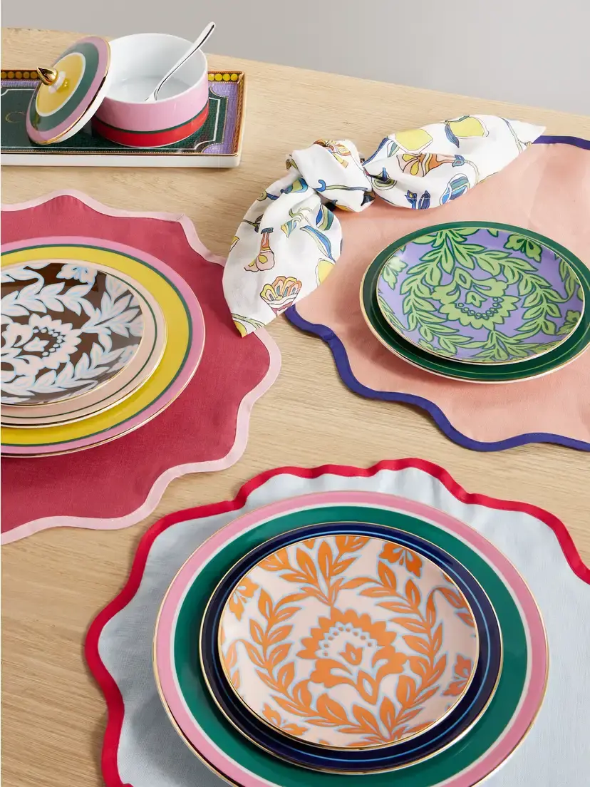 La DoubleJ Set Of Eight Gold-plated Painted Porcelain Charger Plates | Thumbnail 2