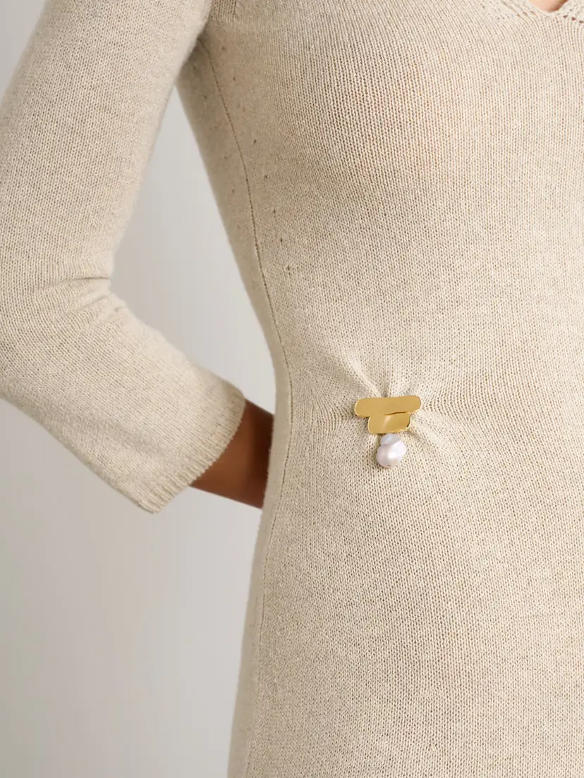 AGMES Ilona Recycled Gold Vermeil Pearl Brooch | Thumbnail 2 AGMES Ilona Recycled Gold Vermeil Pearl Brooch | Thumbnail 2