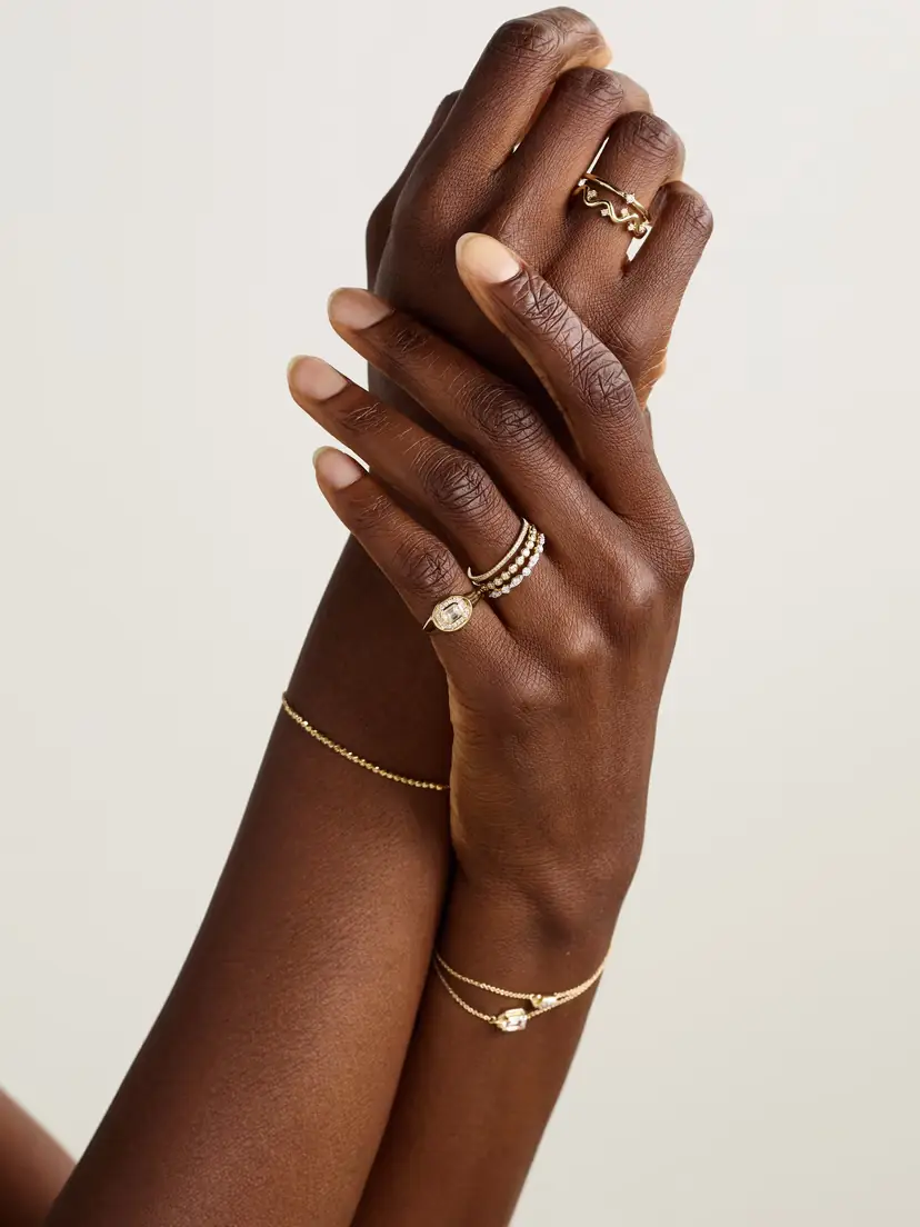 STONE AND STRAND The Essential Splurge 14-karat Gold Diamond Pinky Ring | Thumbnail 5
