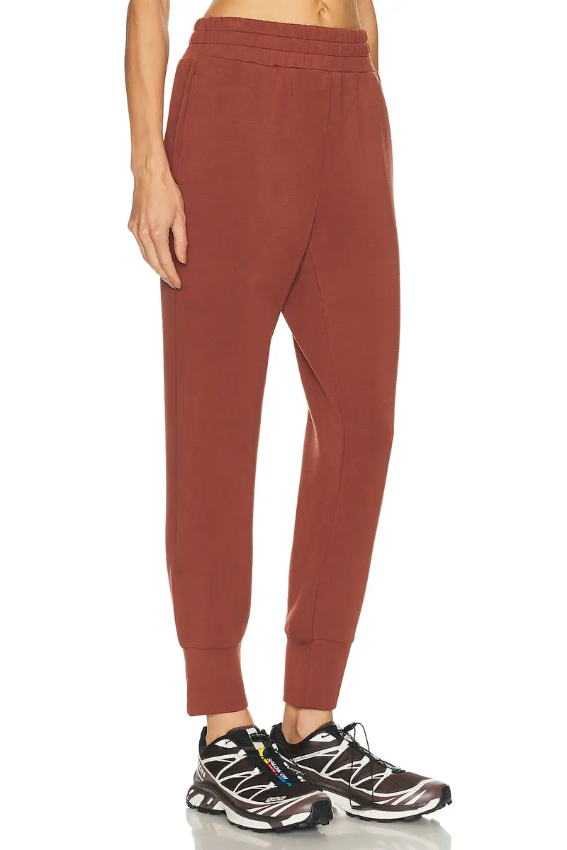 Varley The Slim Cuff 27.5 Pant | Thumbnail 2