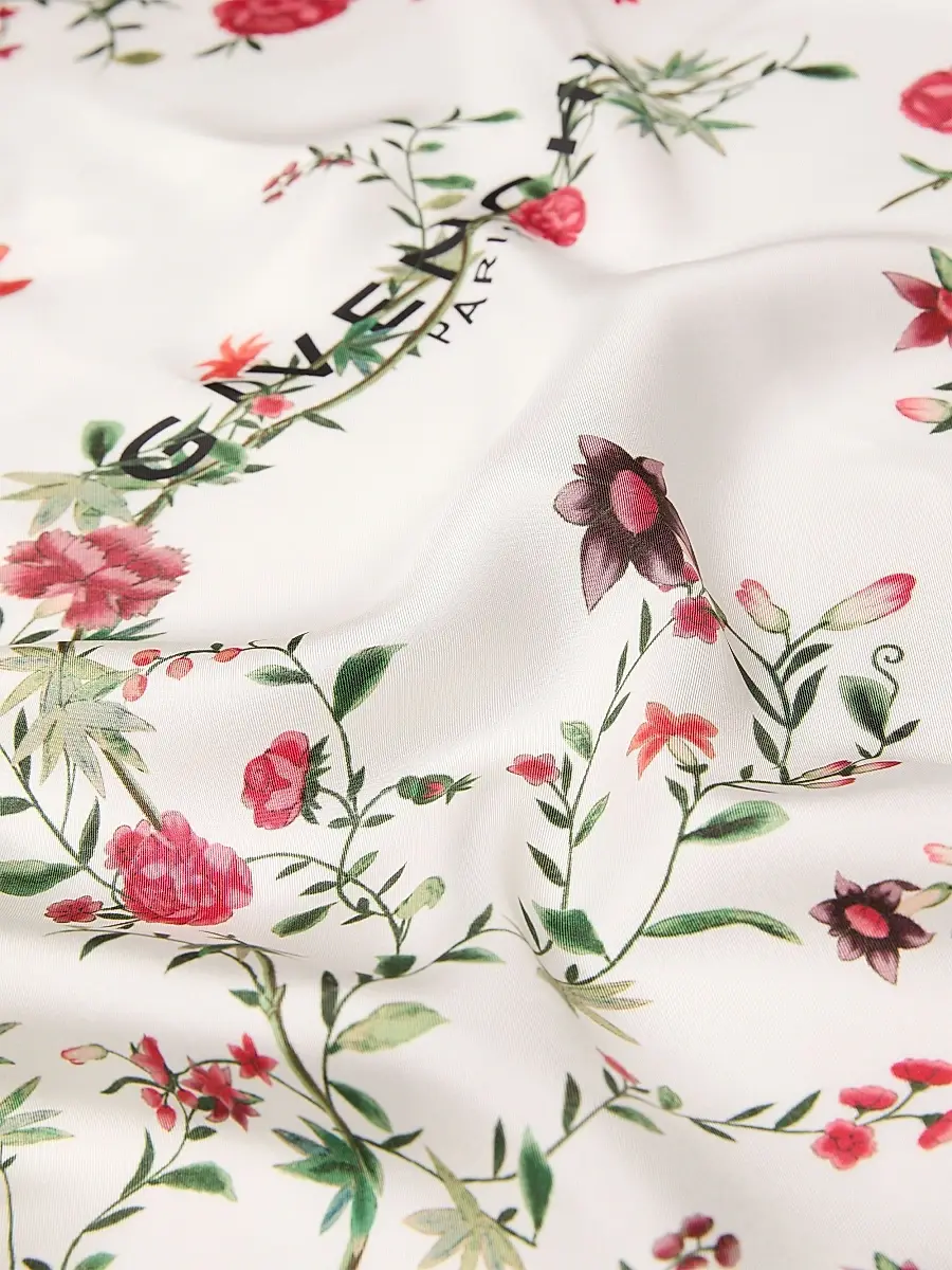 Givenchy Women's Square Scarf in Silk with Floral Print - Baby Blue White | Thumbnail 2 Givenchy Women's Square Scarf in Silk with Floral Print - Baby Blue White | Thumbnail 2
