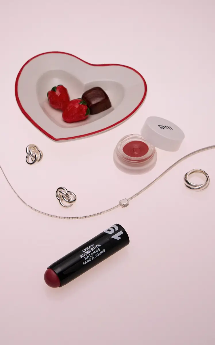 19/99 Cream Blush Stick - Bacca | Thumbnail 2 19/99 Cream Blush Stick - Bacca | Thumbnail 2