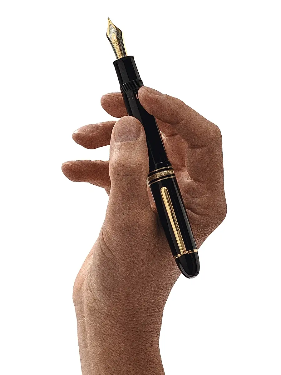 Montblanc Meisterstück Gold-Coated 149 Fountain Pen | Thumbnail 2 Montblanc Meisterstück Gold-Coated 149 Fountain Pen | Thumbnail 2