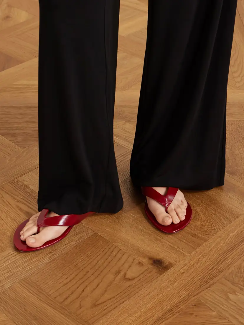 Le Monde Béryl Eel-effect Leather Thong Sandals | Thumbnail 2