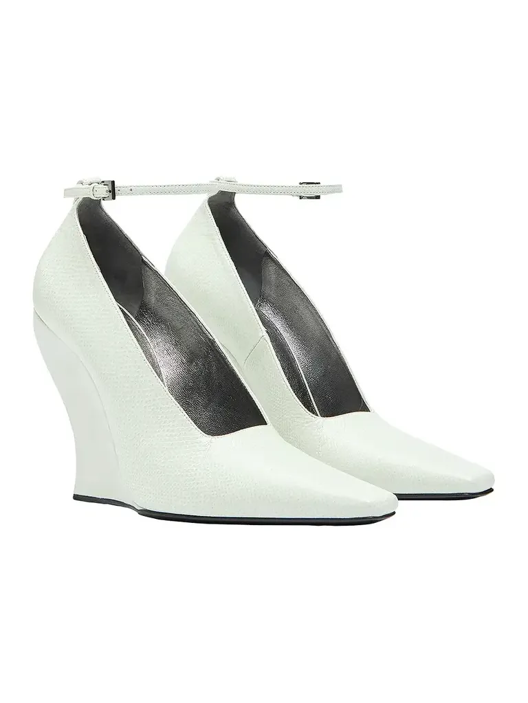 ALAΪA Wedge Pump ALAΪA Wedge Pump