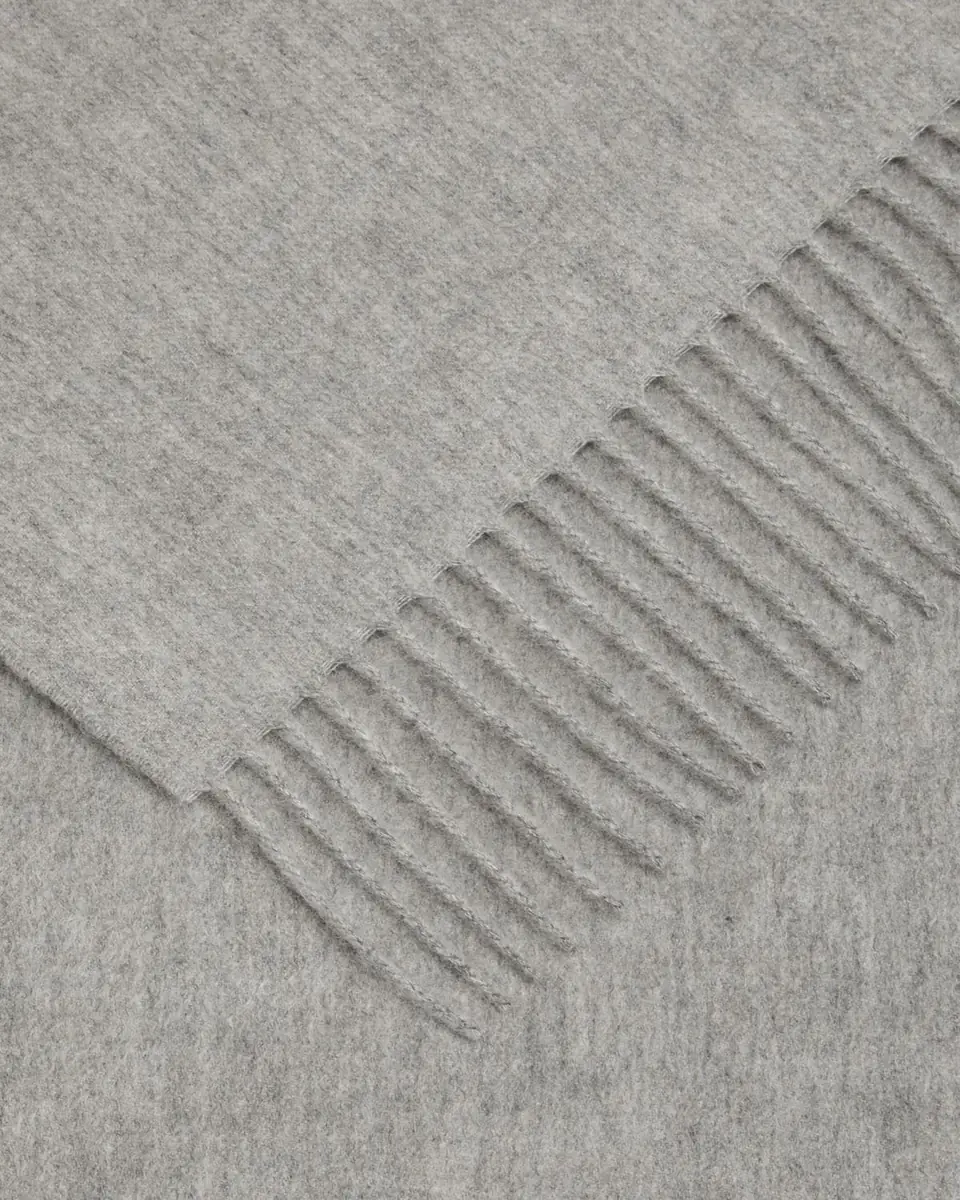 Begg x Co Men's Arran Cashmere Fringe Scarf | Thumbnail 3