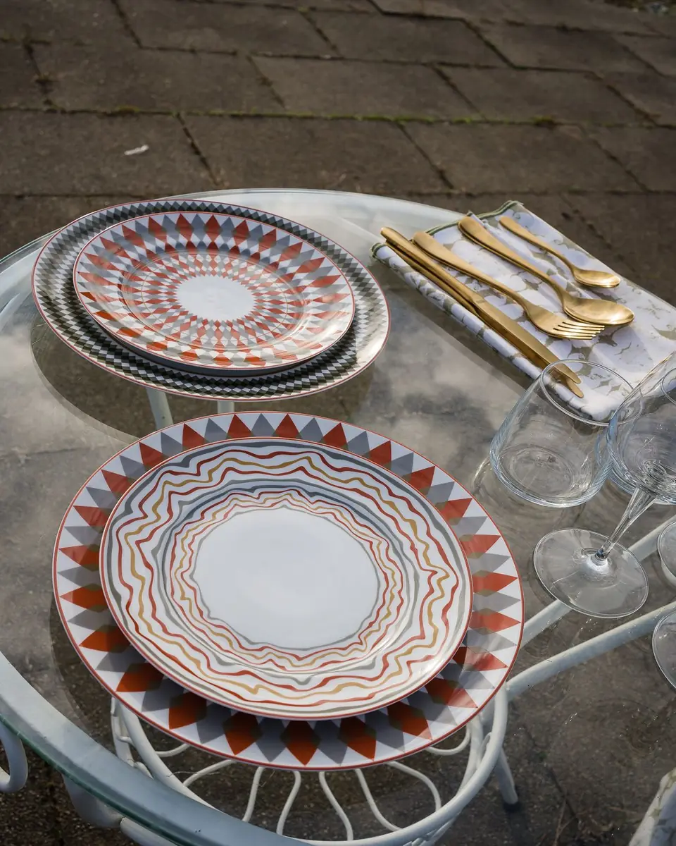 The Lino Lio Dessert Plates, Set of 4 | Thumbnail 2