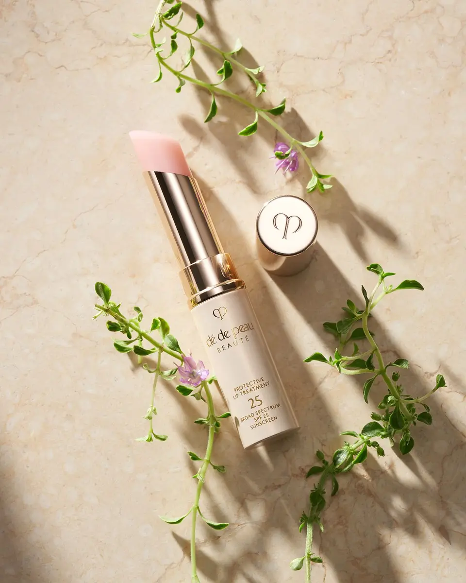 CLÉ DE PEAU BEAUTÉ Protective Lip Treatment SPF 25 | Thumbnail 7 CLÉ DE PEAU BEAUTÉ Protective Lip Treatment SPF 25 | Thumbnail 7