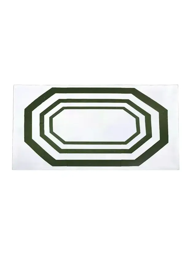 The Lino Essential Green Tablecloth, 71" x 98"