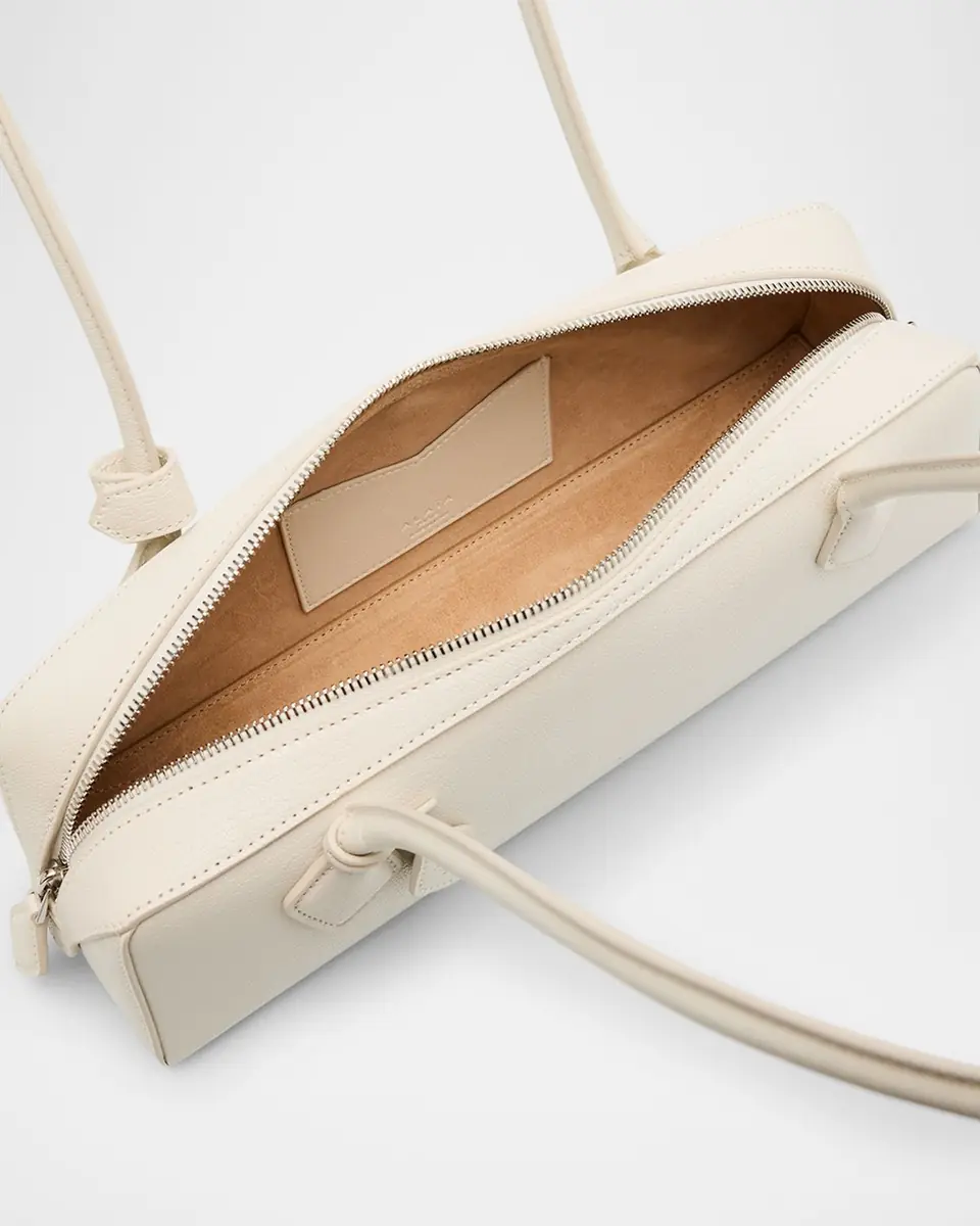 Alaïa Le Teckel Medium Shoulder Bag in Goatskin | Thumbnail 32 Alaïa Le Teckel Medium Shoulder Bag in Goatskin | Thumbnail 32