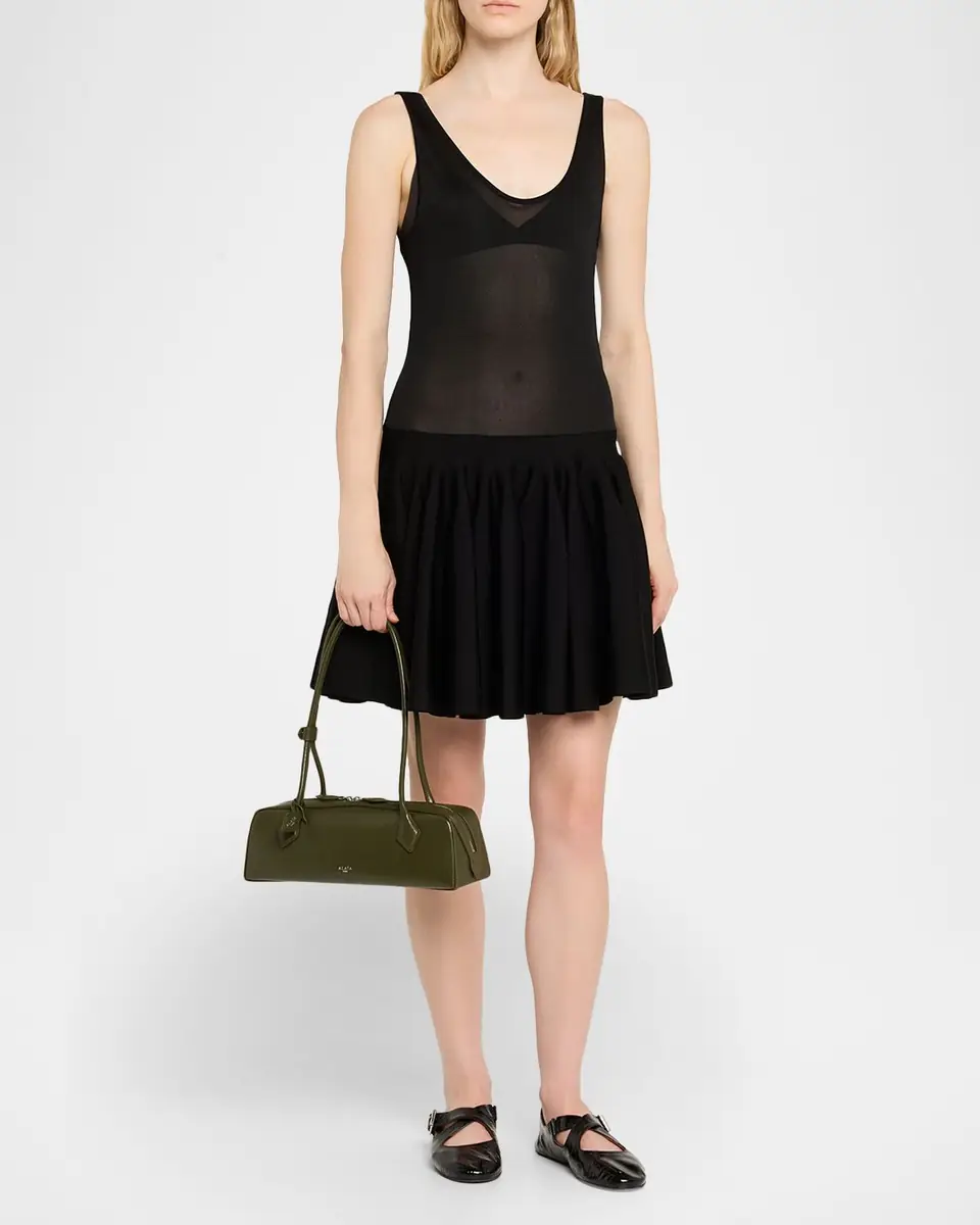 Alaïa Le Teckel Medium Shoulder Bag in Goatskin | Thumbnail 37 Alaïa Le Teckel Medium Shoulder Bag in Goatskin | Thumbnail 37