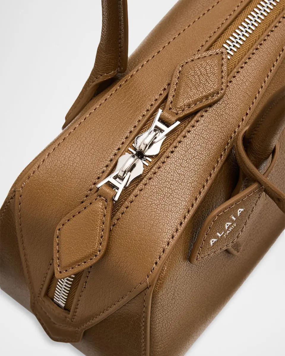 Alaïa Le Teckel Medium Shoulder Bag in Goatskin | Thumbnail 57 Alaïa Le Teckel Medium Shoulder Bag in Goatskin | Thumbnail 57