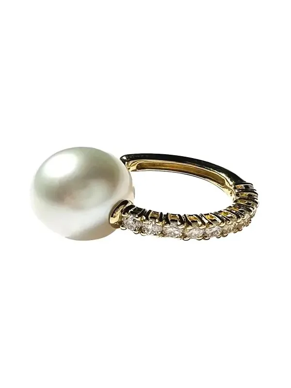 18K Yellow Gold Cuff Earring with Akoya Pearl, Single