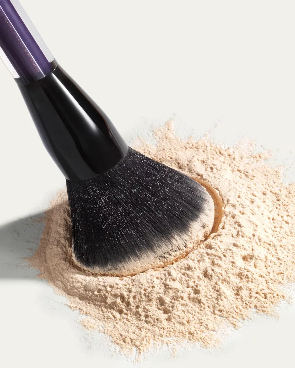 KEVYN AUCOIN Large Face and Body Brush | Thumbnail 2 KEVYN AUCOIN Large Face and Body Brush | Thumbnail 2