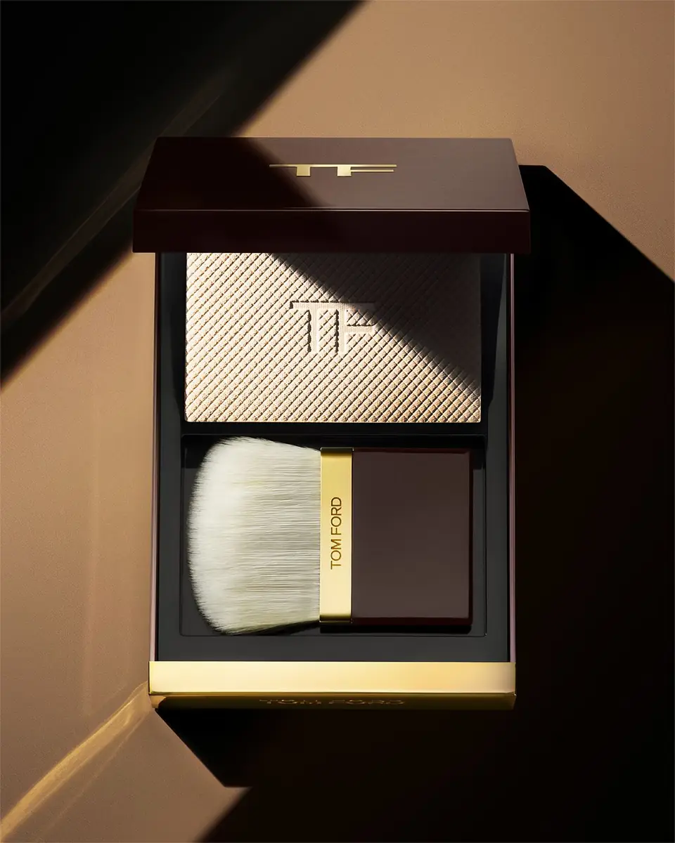 Tom Ford Architecture Soft Matte Blurring Powder | Thumbnail 3 Tom Ford Architecture Soft Matte Blurring Powder | Thumbnail 3