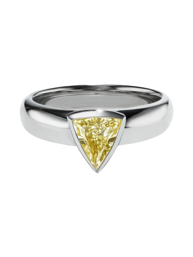 18K White Gold Triangular Brilliant Diamond Ellie Ring