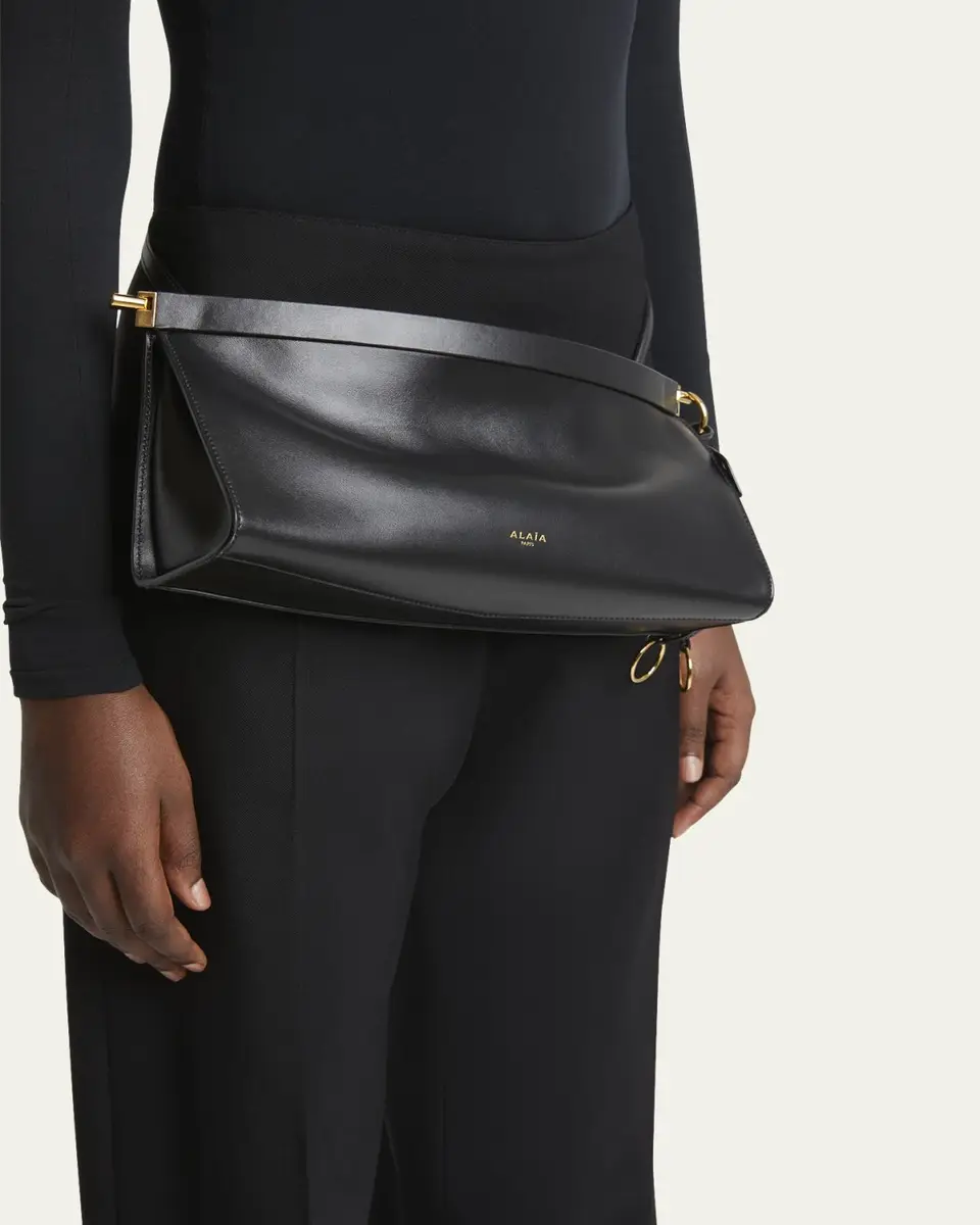 ALAÏA Le Click Medium Shoulder Bag in Glossy Leather | Thumbnail 7 ALAÏA Le Click Medium Shoulder Bag in Glossy Leather | Thumbnail 7