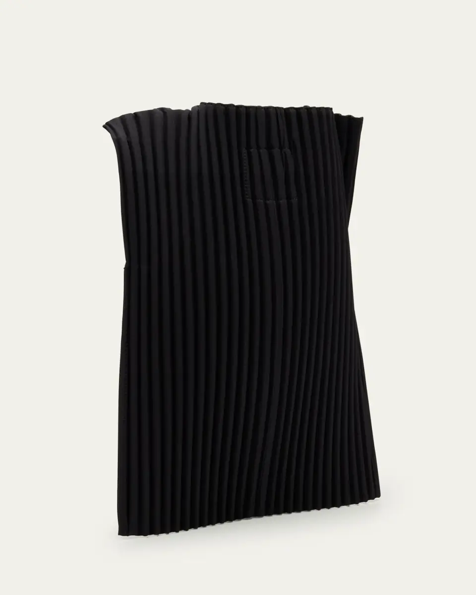 Homme Plissé Issey Miyake Men's Pocket Large Pleated Crossbody Bag | Thumbnail 3 Homme Plissé Issey Miyake Men's Pocket Large Pleated Crossbody Bag | Thumbnail 3