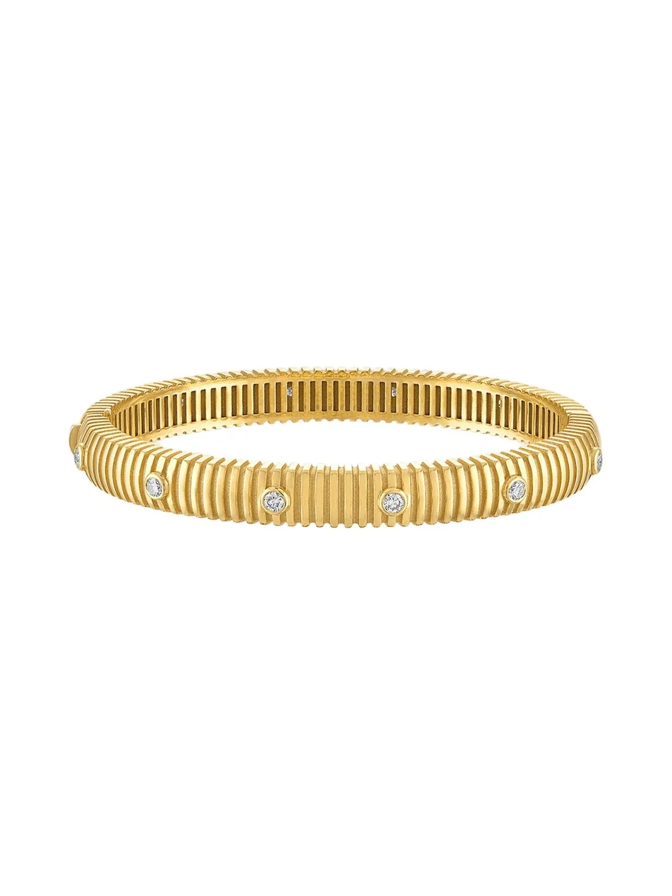 18K Yellow Gold Clio Diamond Bangle Bracelet 18K Yellow Gold Clio Diamond Bangle Bracelet